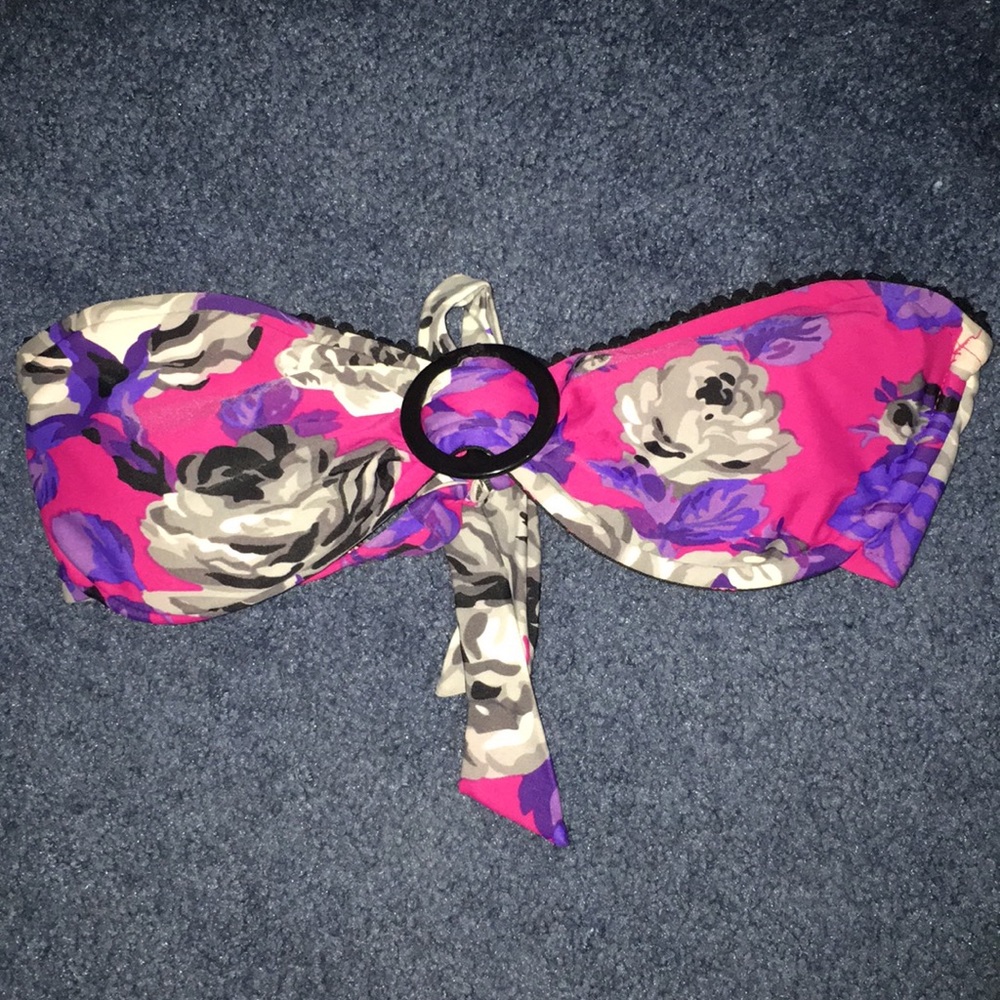 Flowered bikini top
